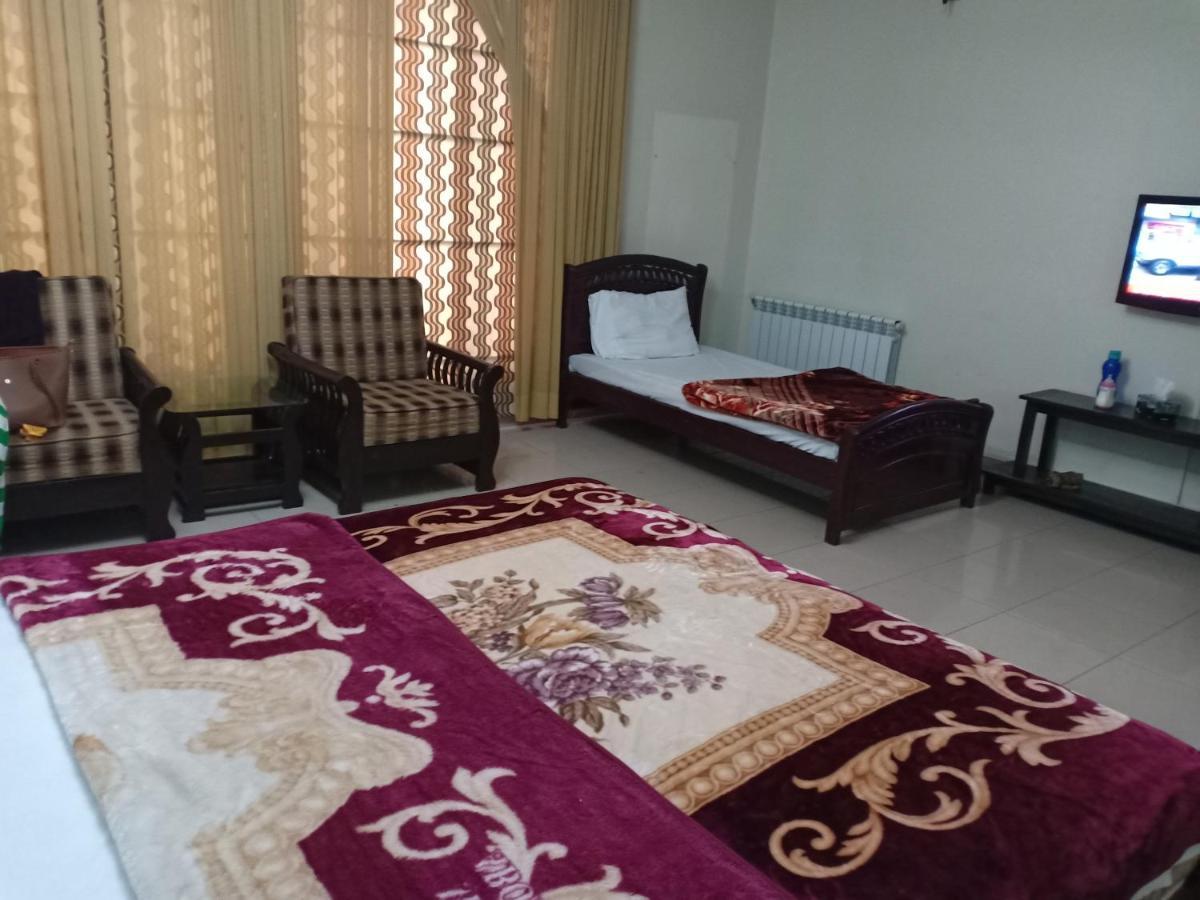 Tourist Hub Islamabad Bed & Breakfast Exterior photo